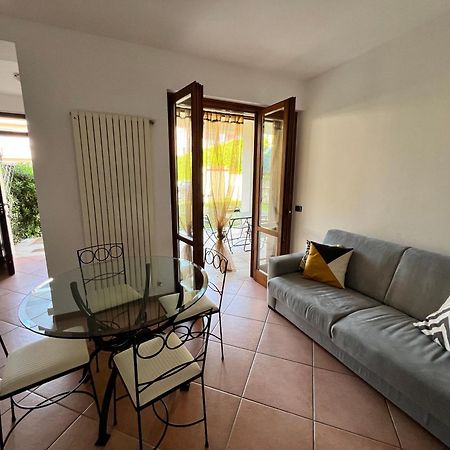 Magic Desenzano Apartment Дезенцано-дель-Гарда Экстерьер фото